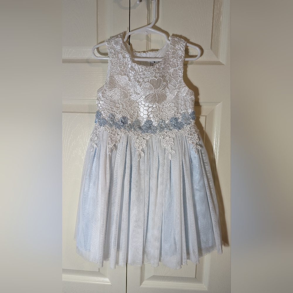 Rare Editions designs sweet ballerina-silhouette party dress Size 5